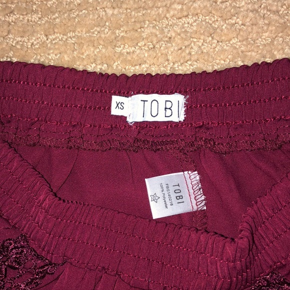 TOBI DARK MAROON SHORTS - Picture 3 of 3